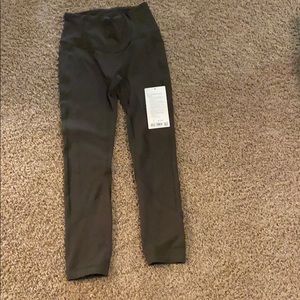 Lululemon  All the right places crop II